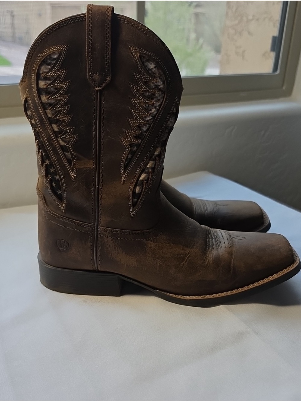 Ariat Women’s Size 6 Distressed Brown Leather Western Cowgirl Boots US Flag